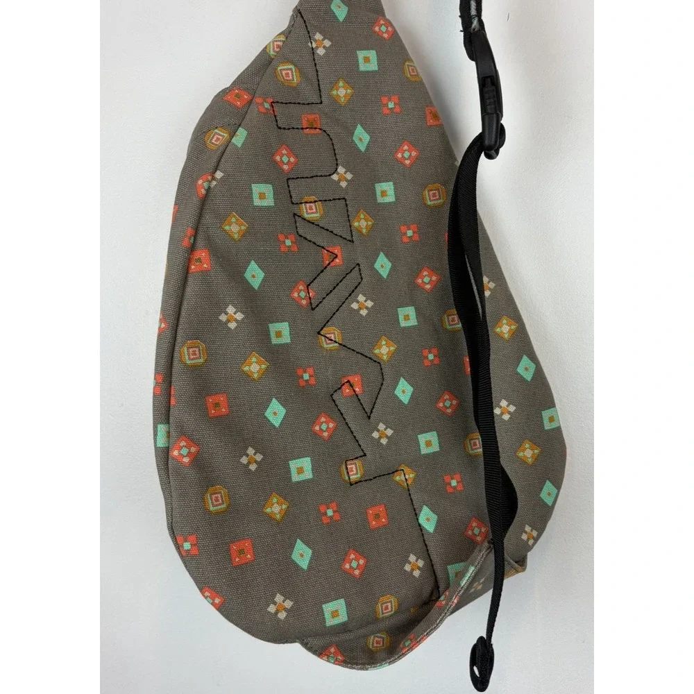 Kavu Crossbody Rope Sling Bag Gray Geo Print Foulard Pattern Hiking Travel